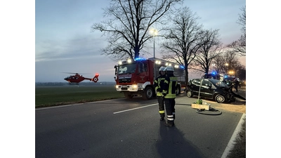 Auch ein Rettungshubschrauber war auf der B65 eingesetzt. (Foto: Feuerwehr)