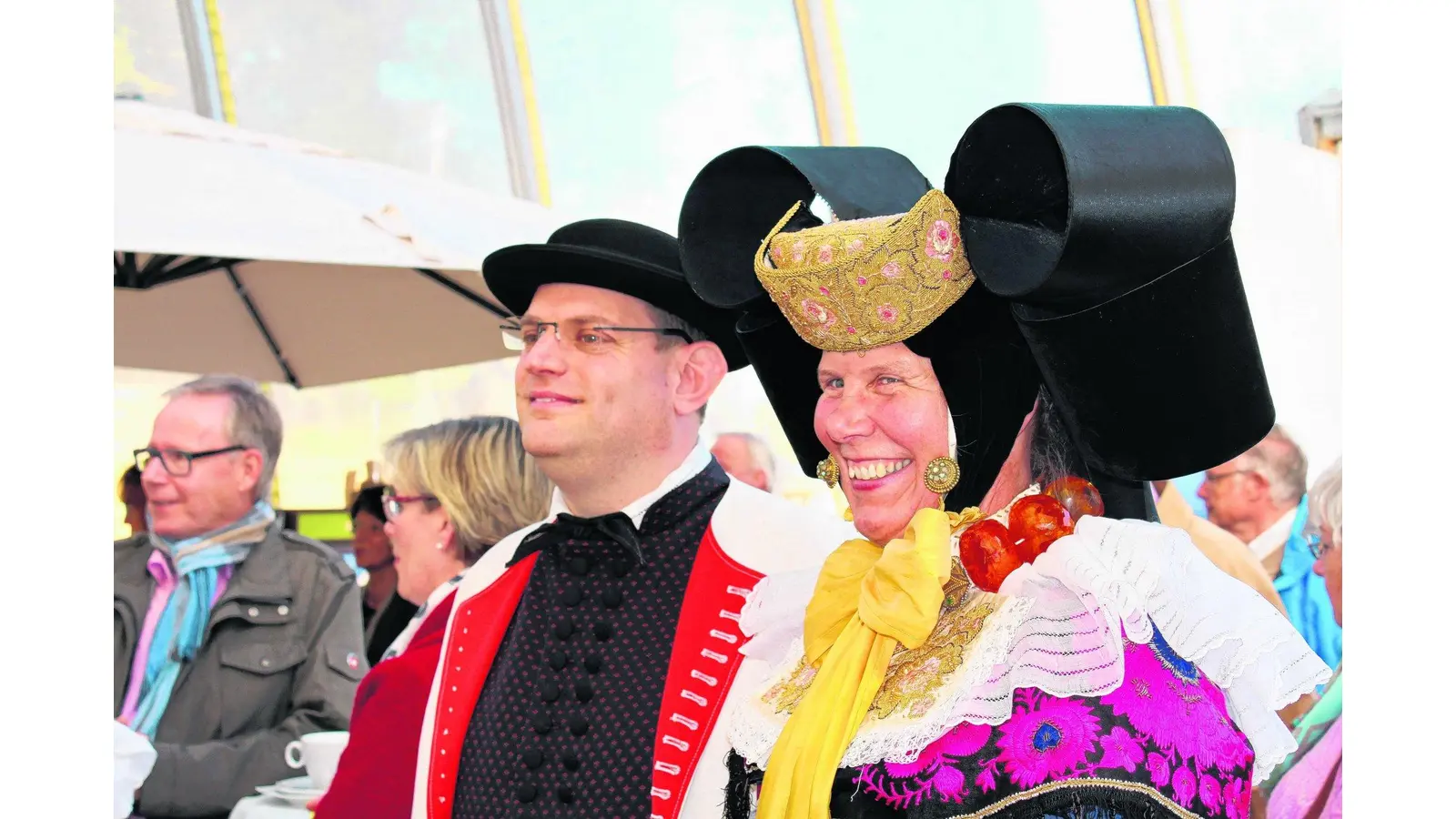 Röcke lüpfen für die Blicke der Neugierigen (Foto: jan)