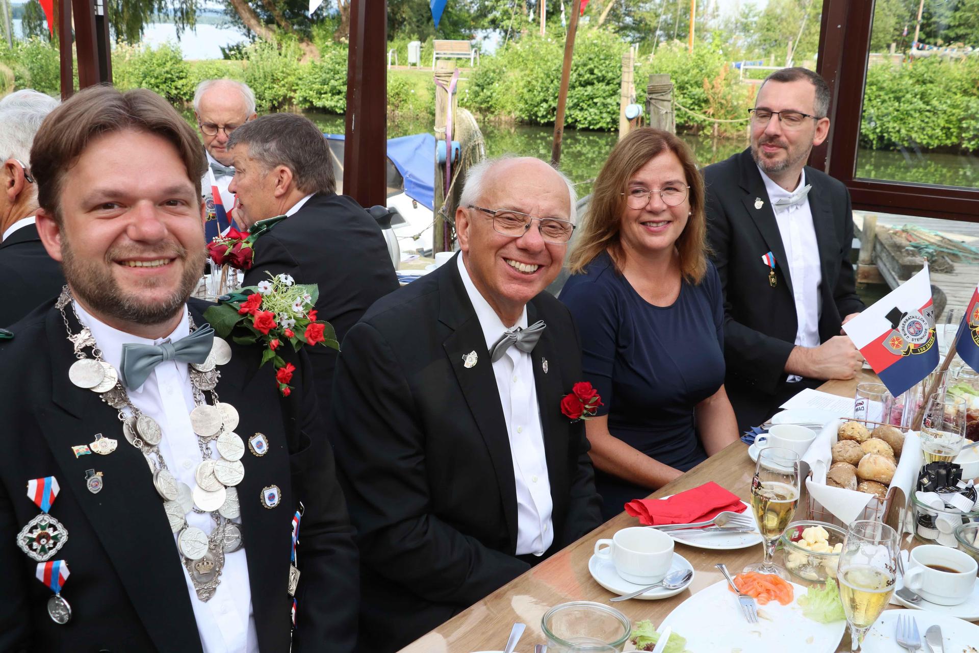 Teil des Schützenfestwochenendes: Eindrücke vom Bürgerfrühstück.  (Foto: gi)