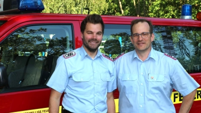 Sie leiten die Ortswehr Großenheidorn für die nächsten sechs Jahre: Ruven Rintelmann (li.) und Florian Kauke. (Foto: gi)