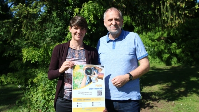 Elena Gellermann und Horst Roch von der Energieagentur rufen zum Fotowettbewerb „Wind und Sonne im Fokus” auf. (Foto: bb)