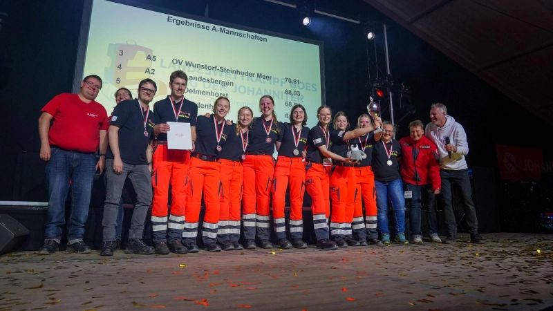 Siegerehrung: Das Team aus Wunstorf. (Foto: JUH/Wagner)