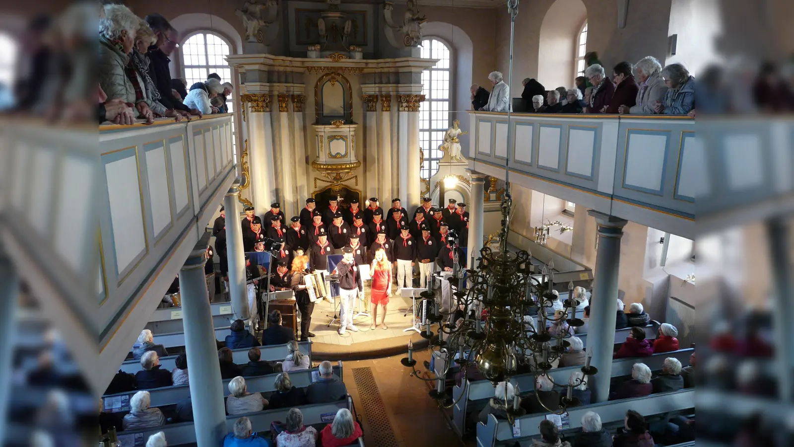 Shanty Chor Frische Brise bei einem Kirchenkonzert. (Foto: privat)