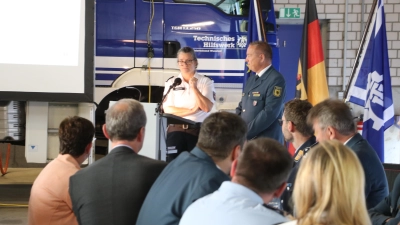 Zum ersten Mal beim Jahresempfang des THW: Wunstorfs Polizeichefin Britta Schwarz und Udo Wunnenberg. (Foto: gi)