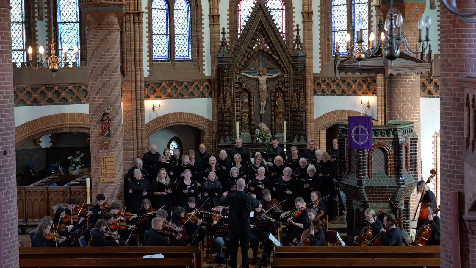 In der Hagenburger Kirche: Der Nicolai-Chor.  (Foto: privat)