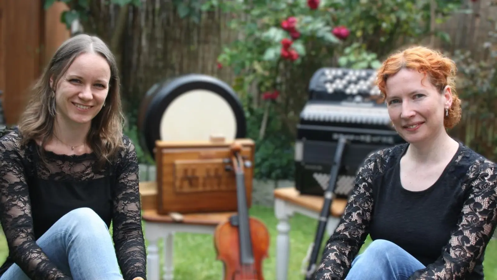 Lightblue Hare mit (v.li.): Carina Finze und Stefanie Gärtner. (Foto: privat)