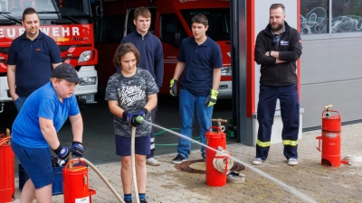 Kinder meistern Wissens- und Geschicklichkeitsprüfungen. (Foto:  Michael Jedamzik)