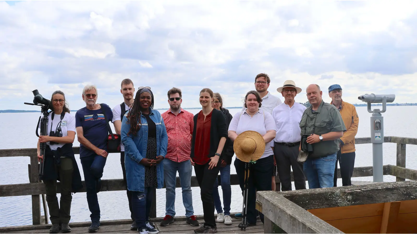 Am Winzlarer Turm: Landtagsabgeordnete und Kommunalpolitiker der Grünen sowie Vertreter der ÖSSM. (Foto: privat)