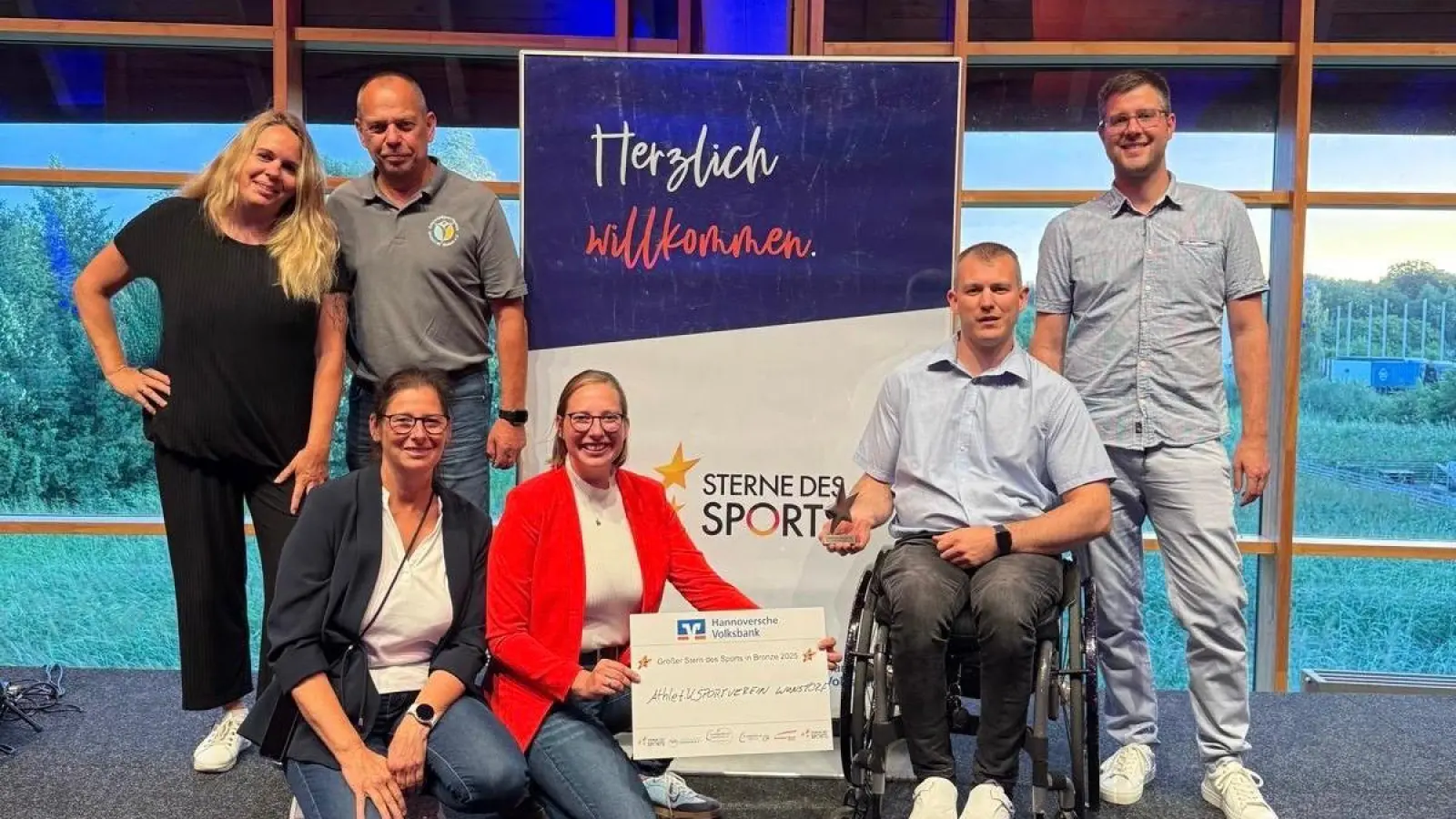 Für den ASV bei der Preisverleihung dabei (v.li.): Astrid Grefe, Guido und Anke Dziony, Jessika Dziony-Sommerhage, Christian Groth und Patrick Sommerhage. (Foto: privat)