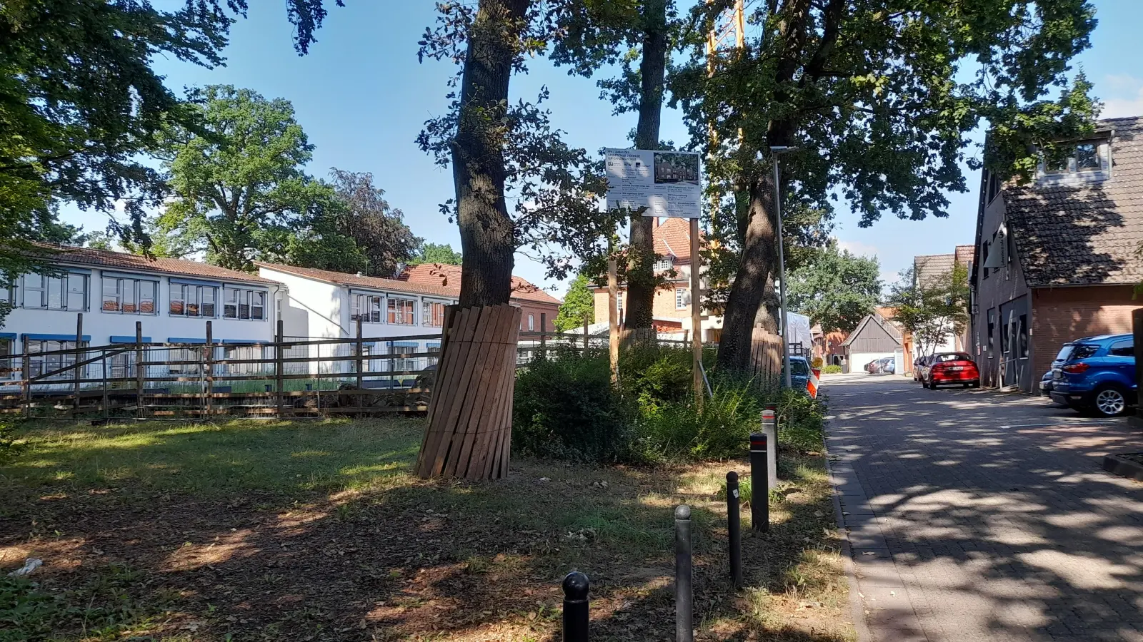 Verzögerung: Derzeit ruhen die Arbeiten an der Grundschule Steinhude. (Foto: wb)