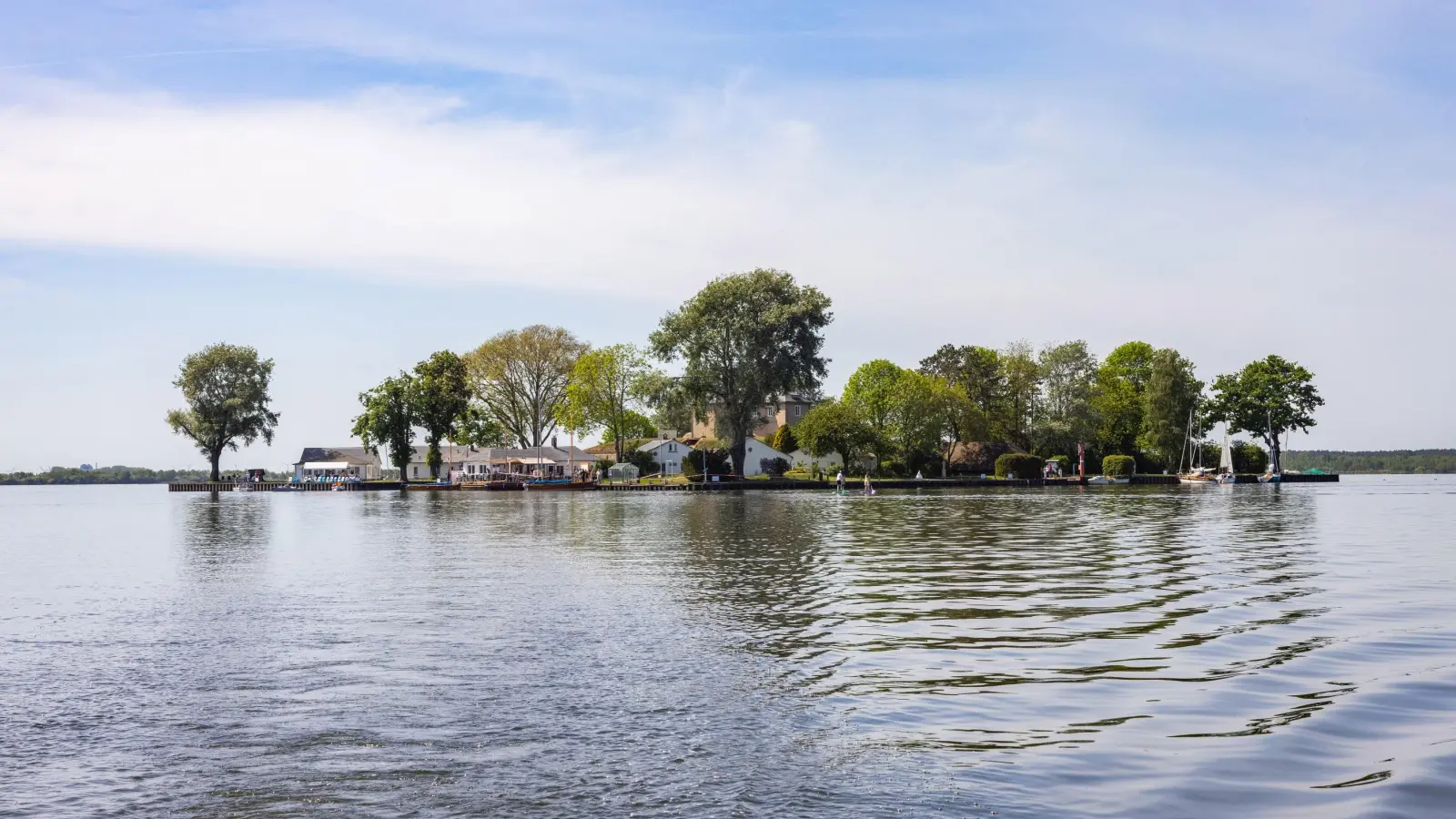 Beliebtes Ausflugsziel: Die Insel Wilhelmstein im Steinhuder Meer. (Foto: Ines Schiermann)