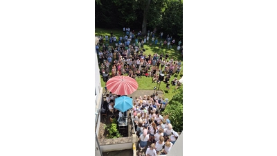 Das Sommerfest der Musikschule Schaumburger Märchensänger lockte zahlreiche Besucher. (Foto: privat)