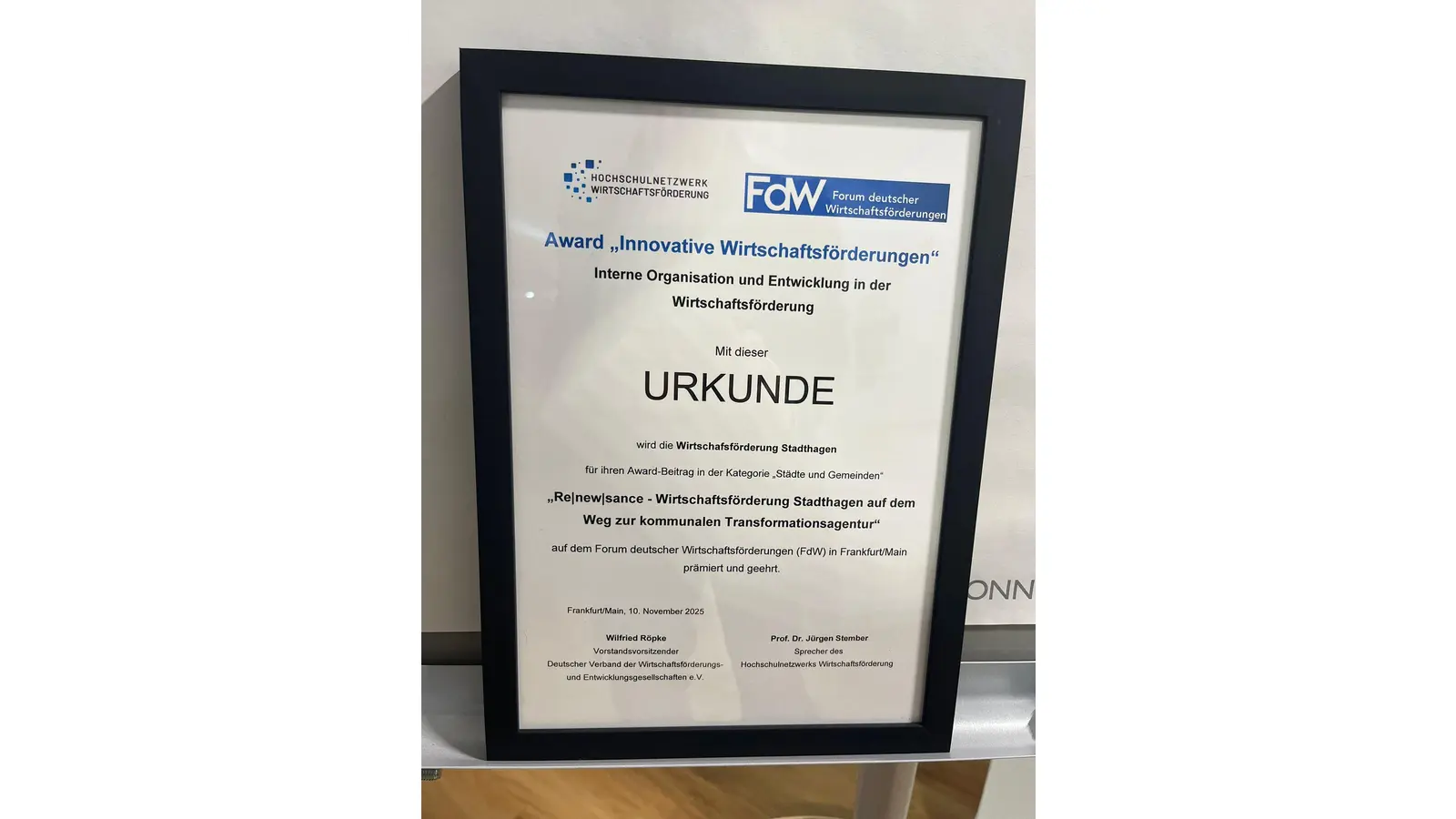 Die Anerkennungsurkunde für Stadthagen „Re|new|sance”. (Foto: privat)