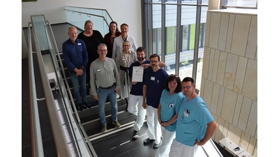 Eine Zertifizierung ist immer eine Teamleistung: Im CAC des Schaumburger Klinikums arbeiten die Kollegen aus Arzt- und Pflegedienst der Zentralen Notaufnahme, der Kardiologie und der Intensivmedizin eng zusammen.  (Foto: Agaplesion)