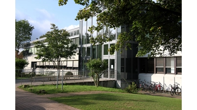 Der Landkreis will das Gebäude des Gymnasiums Adolfinum umfassend modernisieren. (Foto: Borchers, Bastian)