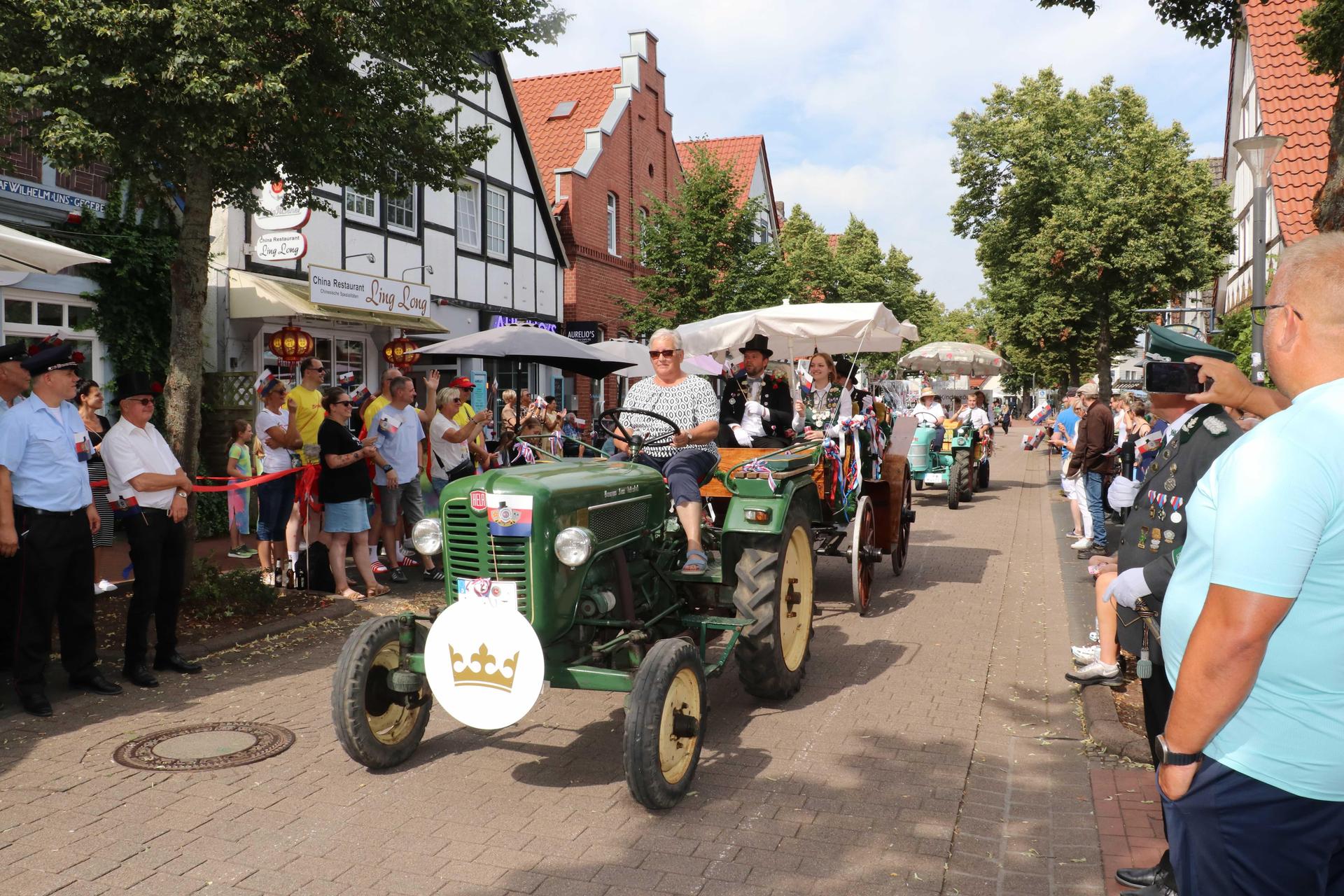 Der historische Umzug: Eindrücke vom Schützenfestsonntag. (Foto: gi)