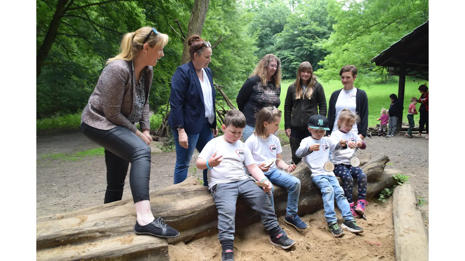 Stolze Empfänger der Medaille: v.l.n.r. Lennox, Melissa, Junis, Kate. (Foto: ab)