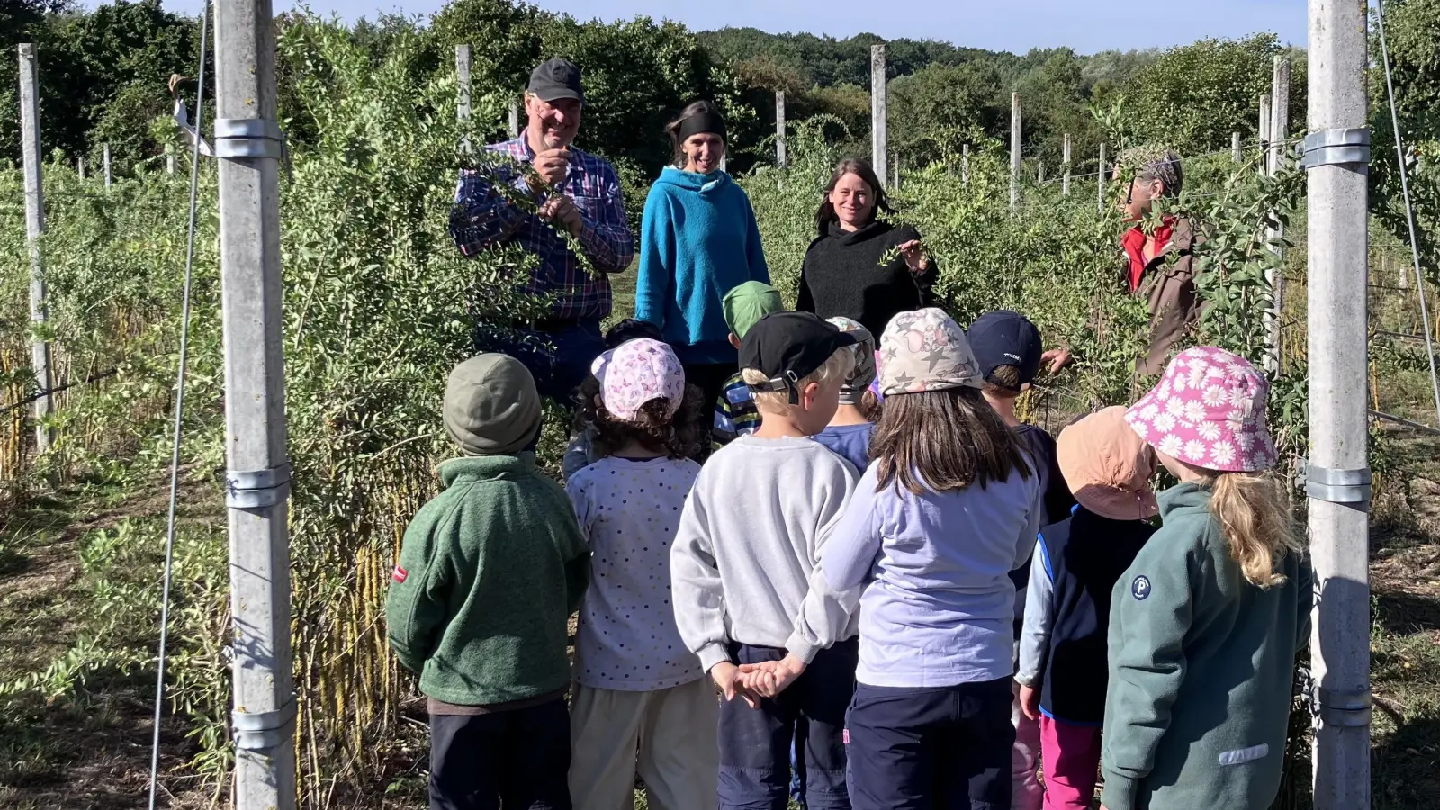 Zu Besuch: Die Kinder des Waldkindergartens. (Foto: privat)