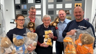Mit Herz und Tatkraft: Die Spendenaktion der Firma Bumke.  (Foto: Marvin Donath)