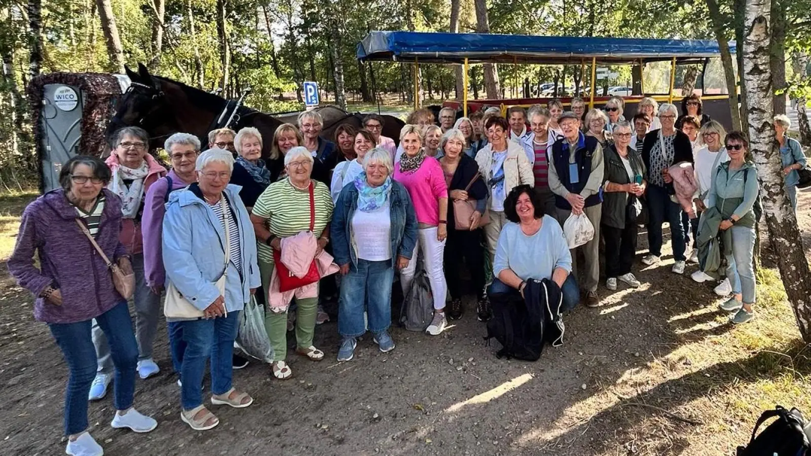 Ein erlebnisreicher Tag: Die Landfrauen in der Lüneburger Heide.  (Foto: privat)