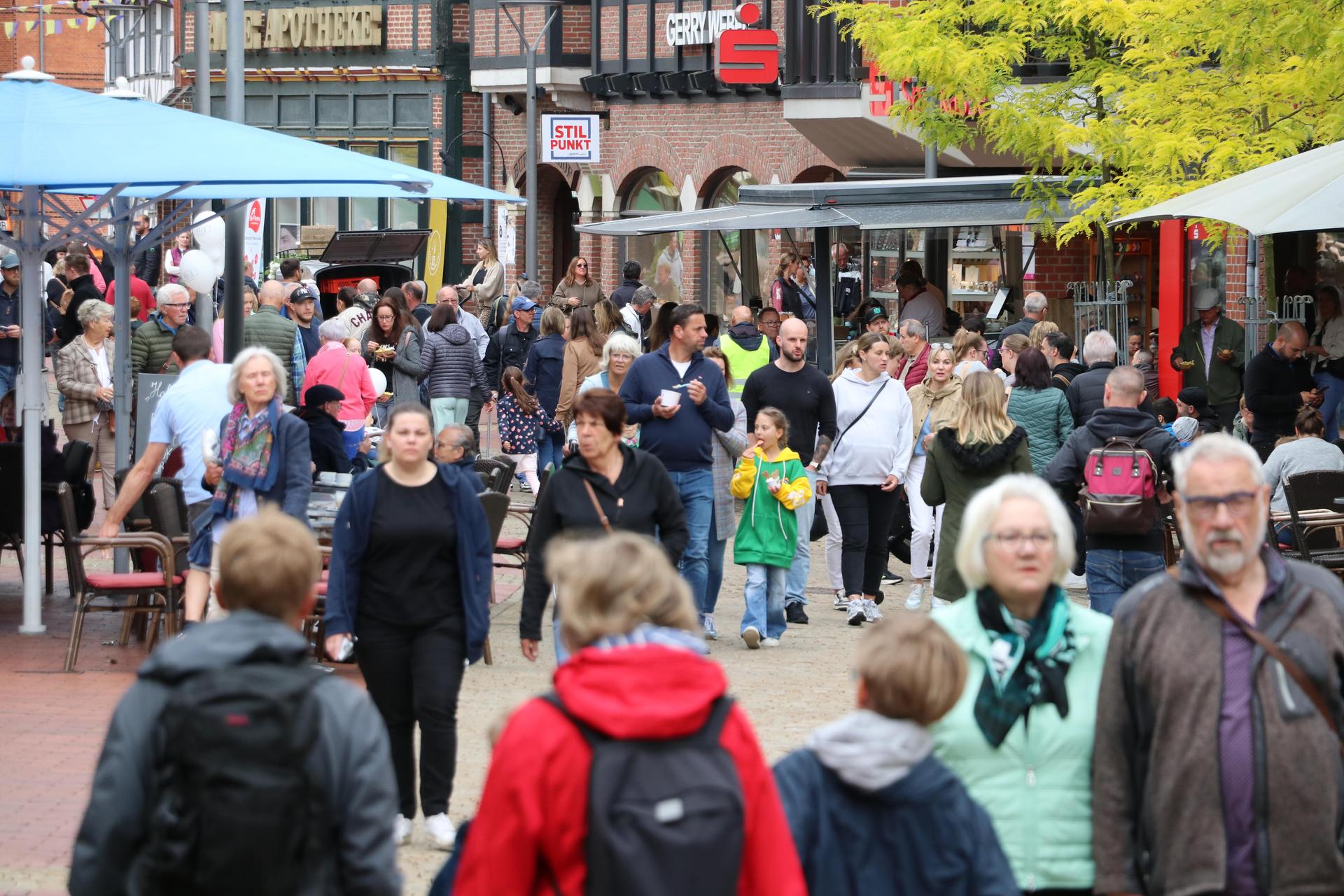 Wie immer war die Lange Straße der Anziehungspunkt für die Besucher. <br><br> <br> (Foto: gi)
