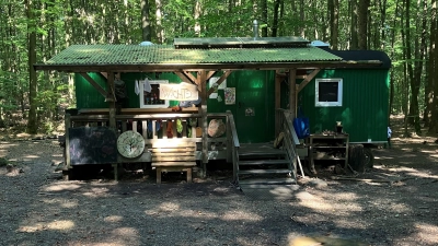Der DRK-Waldkindergarten „Wichtel“ lädt interessierte Eltern zu einem Informationsabend im Bauwagen an seinem Standort im Bückeberg.  (Foto: privat)