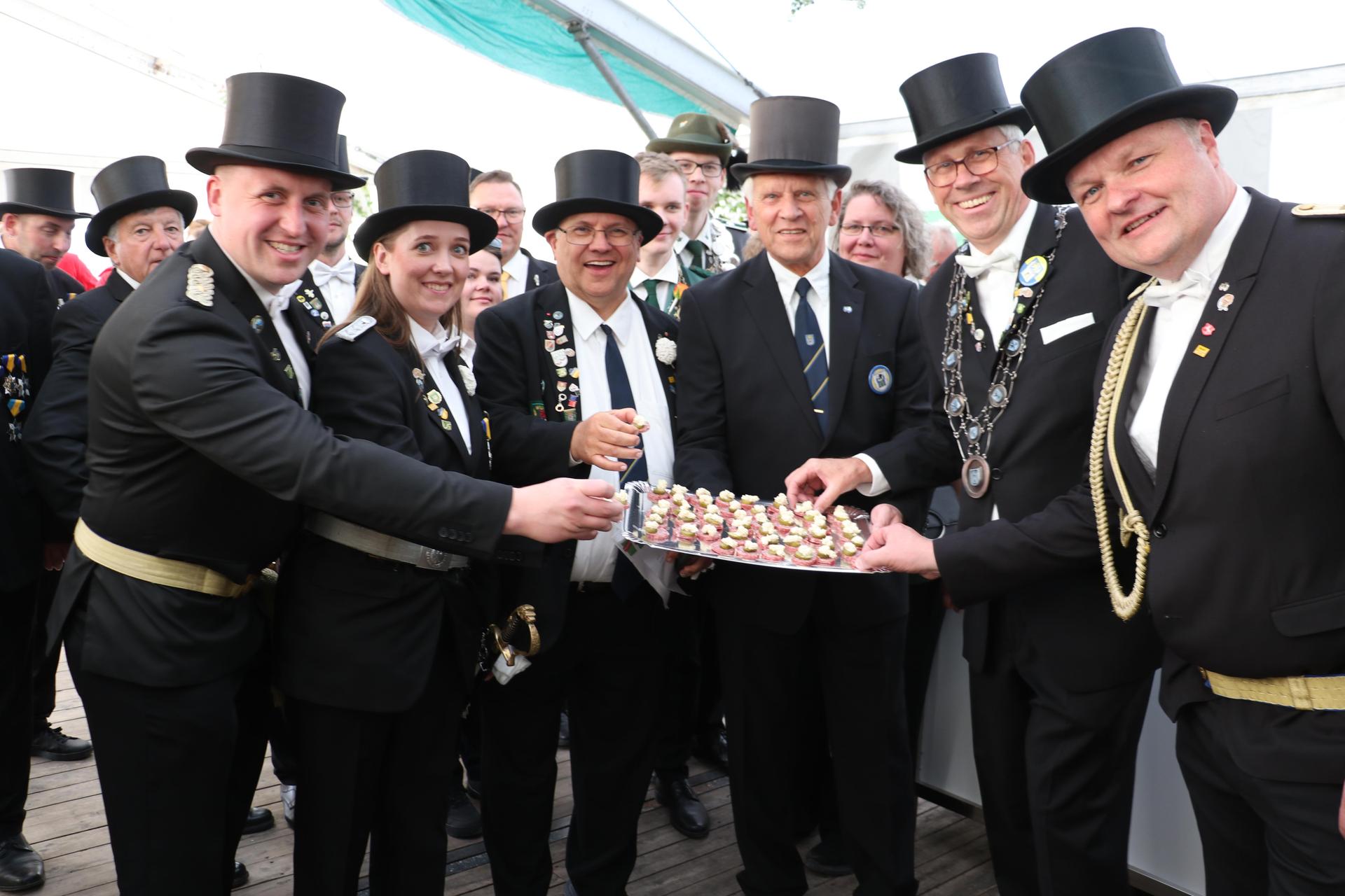 „Atomhappen“ zum Schützenfest-Auftakt. (Foto: gi)