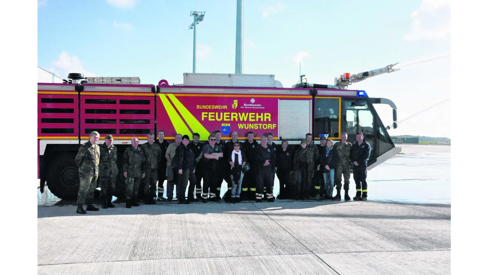 Besuch bei Fliegerhorstfeuerwehr (Foto: gi)