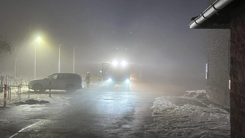 An der Einsatzstelle: Die Feuerwehr. (Foto: Feuerwehr)