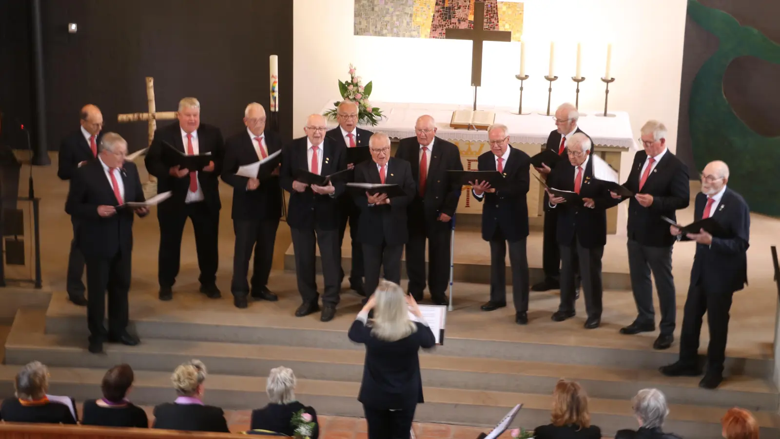 In der Kirche: Der Männergesangverein Bokeloh/Hagenburg. (Foto: gi)