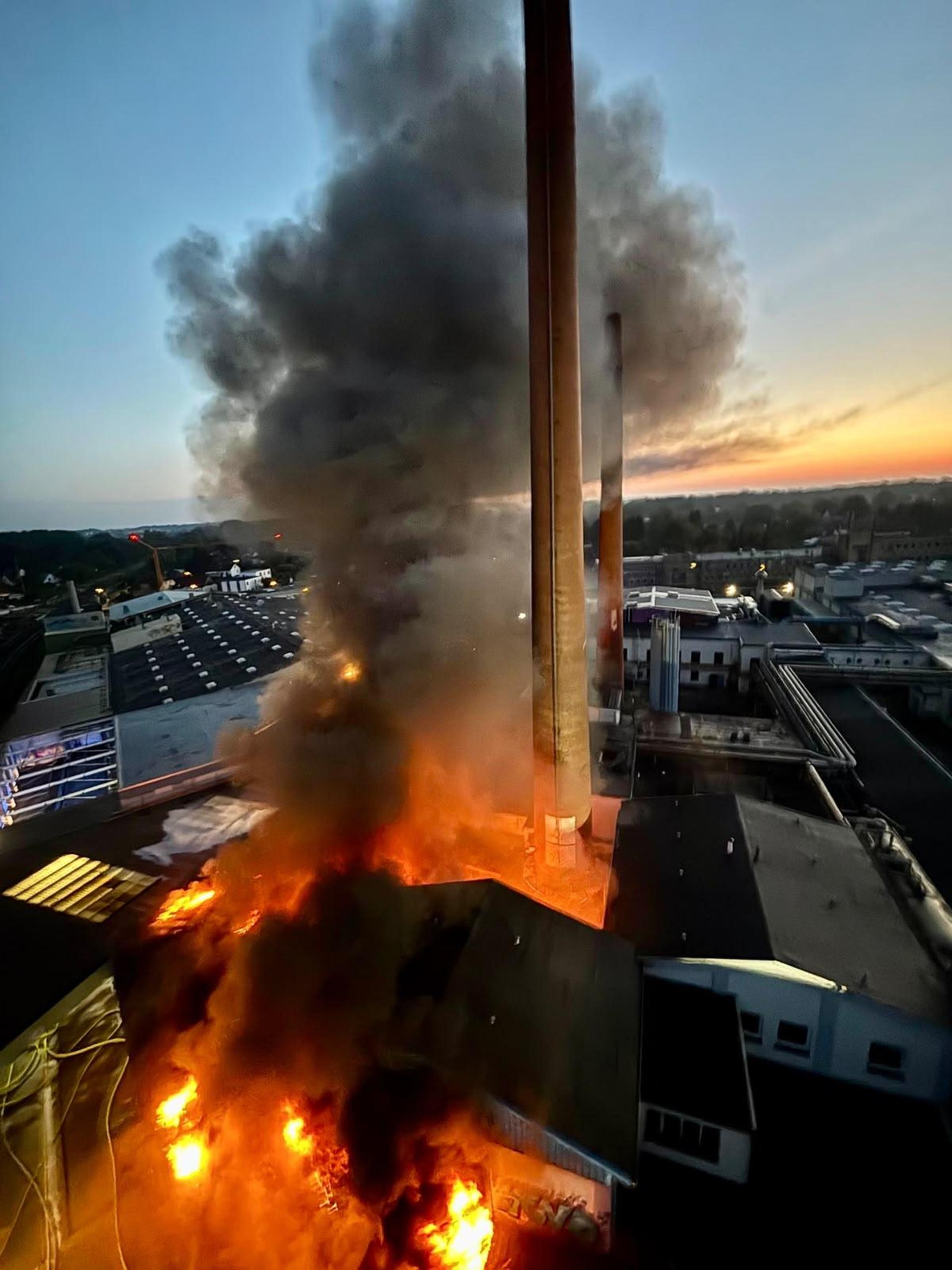 Aus der Luft: Bilder vom Brandort. (Foto: Feuerwehr)