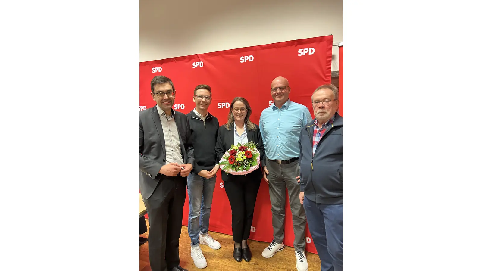 V.l.n.r.: Jan-Philipp Beck, Noel Herschmann, Aileen Borschke, Stefan Bulmahn, Friedrich Monscheuer. (Foto: SPD Niedernwöhren)