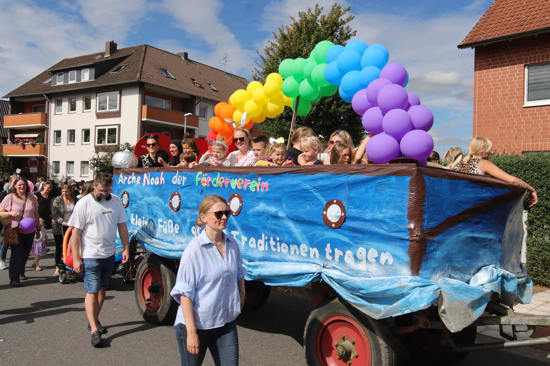 Eindrücke vom großen Festumzug. (Foto: tau)