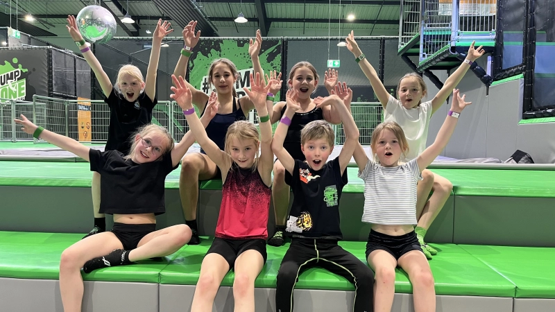 Training im JumpOne: Junge Athleten des ASV weichen in Trampolinhalle aus.  (Foto: privat)