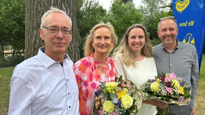 Auf dem Bau-Hof (v.li.): Carsten und Regina Vogt sowie Martina und Stefan von Kalben. (Foto: privat)