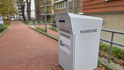 Seit einigen Jahren in Betrieb: Die Medienrückgabebox Stadtbibliothek. (Foto: tau)