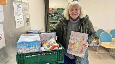 Heidi Niemeyer sammelt in den Tafeln das ganze Jahr schon kleine Geschenke für Kinder und freut sich insbesondere, dass sie in diesem Jahr 120 Adventskalender ausgeben konnte.  (Foto: ste)