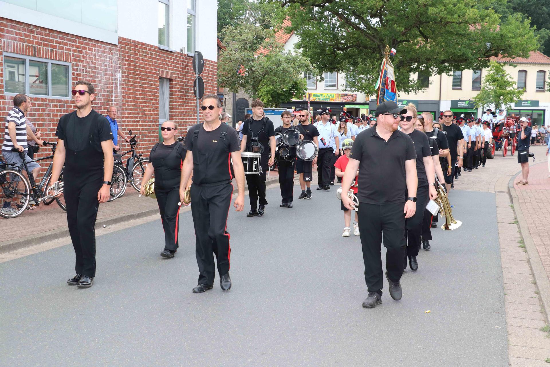 Der historische Umzug: Eindrücke vom Schützenfestsonntag. (Foto: gi)