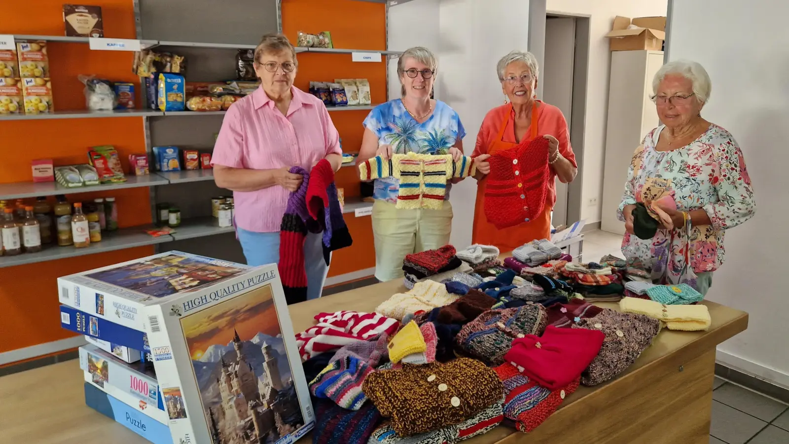 Spendenübergabe bei der Tafel (v.li.): Helga Bartels, Jutta Rohrbach, Ursula Jungbluth und Margot Stemme. (Foto: privat)