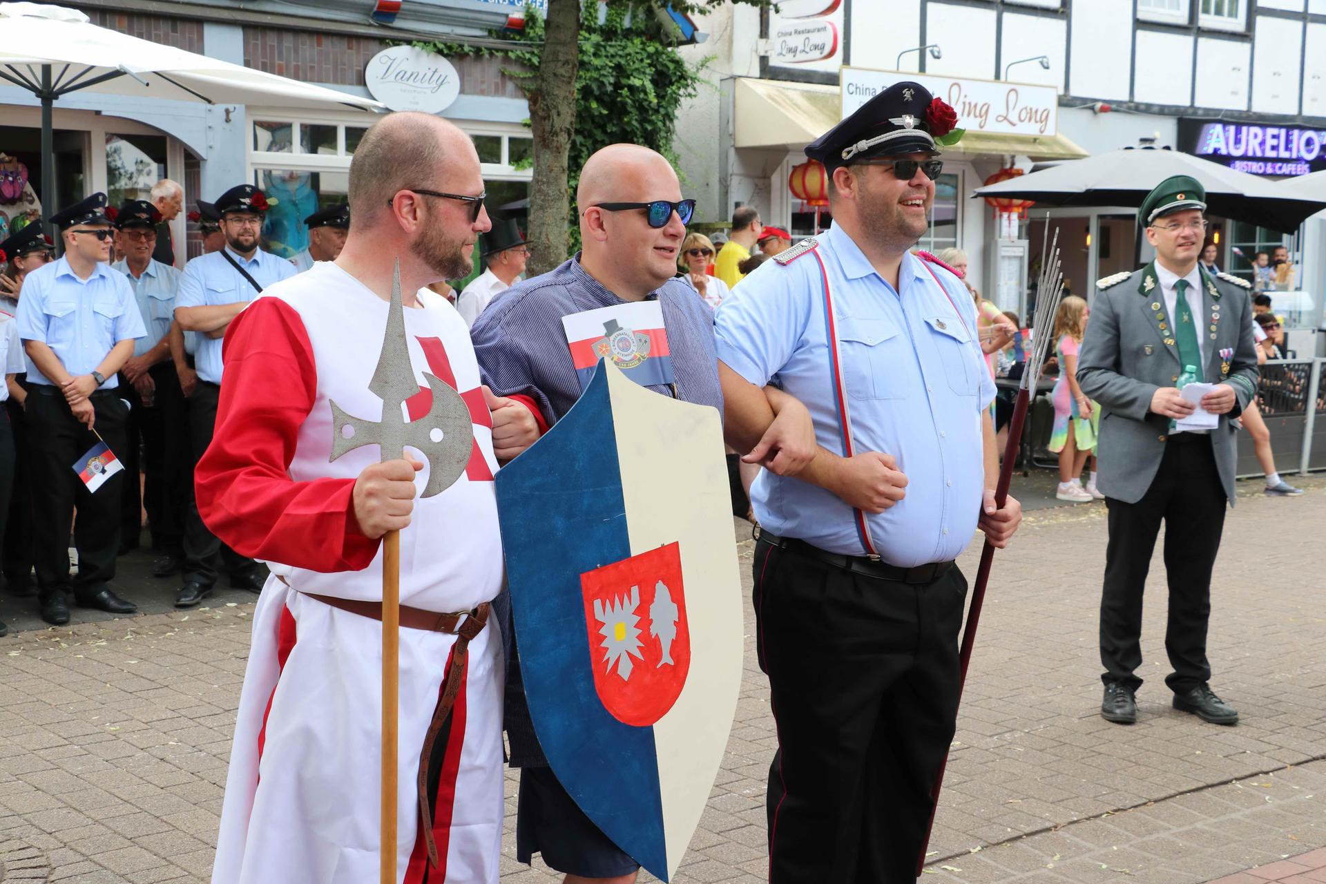 Der historische Umzug: Eindrücke vom Schützenfestsonntag. (Foto: gi)