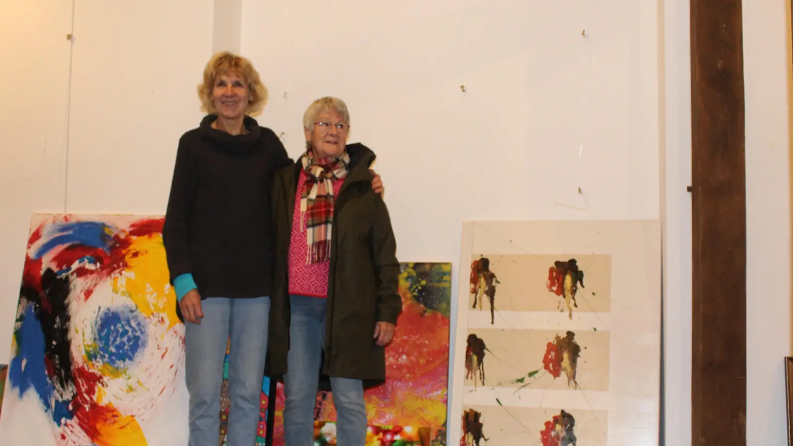 Organisieren die Bilderbörse (v.li.): Martina Kottkamp und Hannelore Laabs. (Foto: wb)