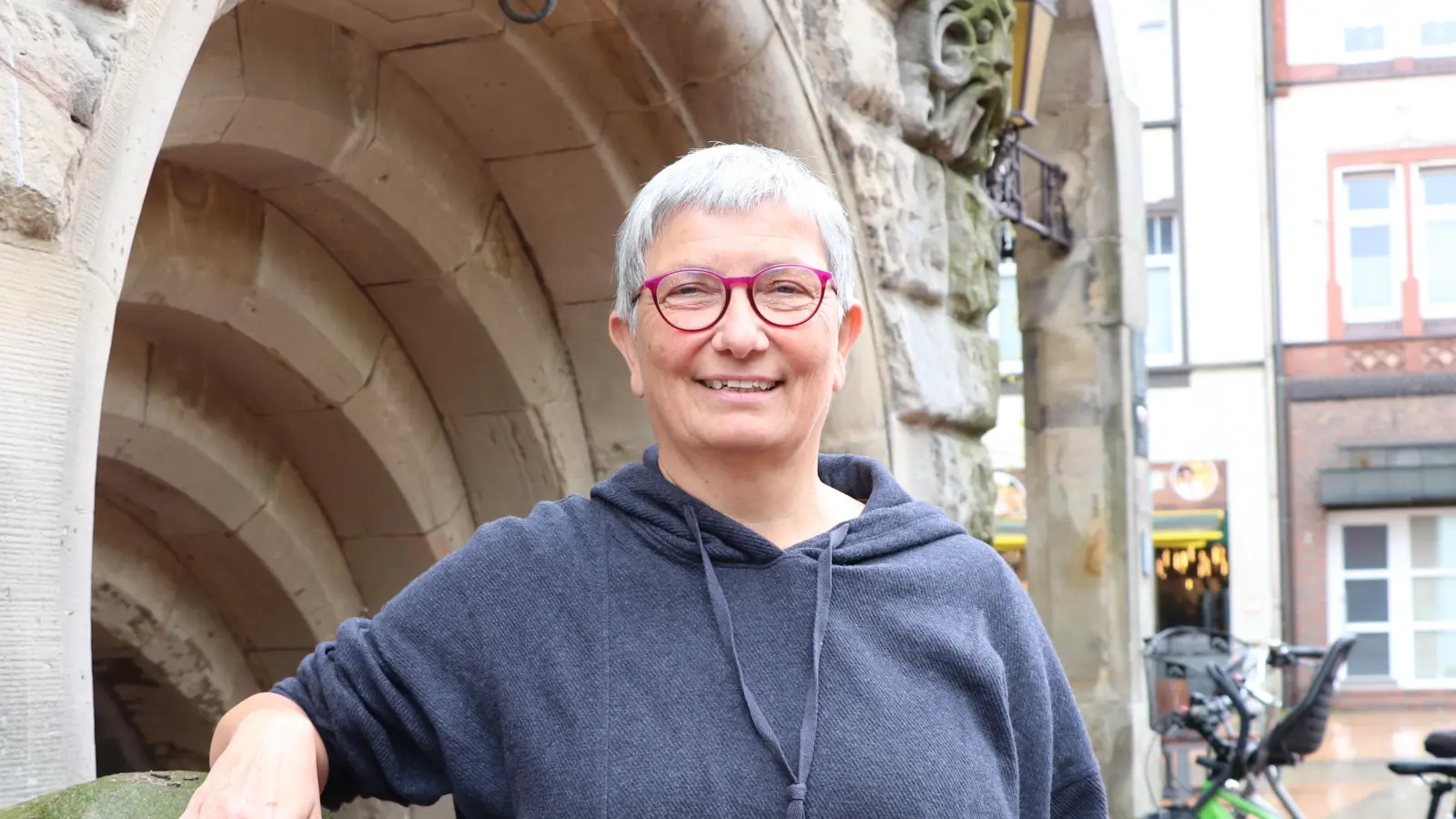 Anna-Maria Rösner lädt zum Tag der Streuobstwiese ein.  (Foto: gi)