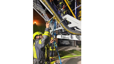 Gemeinsamer Ausbildungsdienst. (Foto: Feuerwehr)
