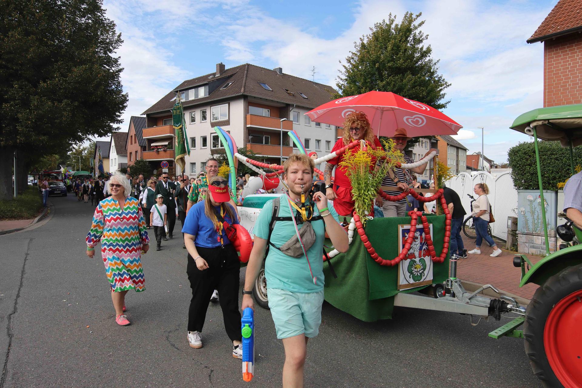 Eindrücke vom großen Festumzug. (Foto: tau)