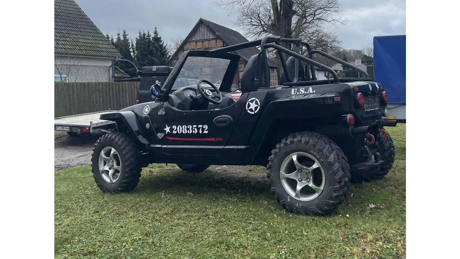 Das Fahrzeug der Marke GS Moon ist schwarz und offen.  (Foto: Polizei)