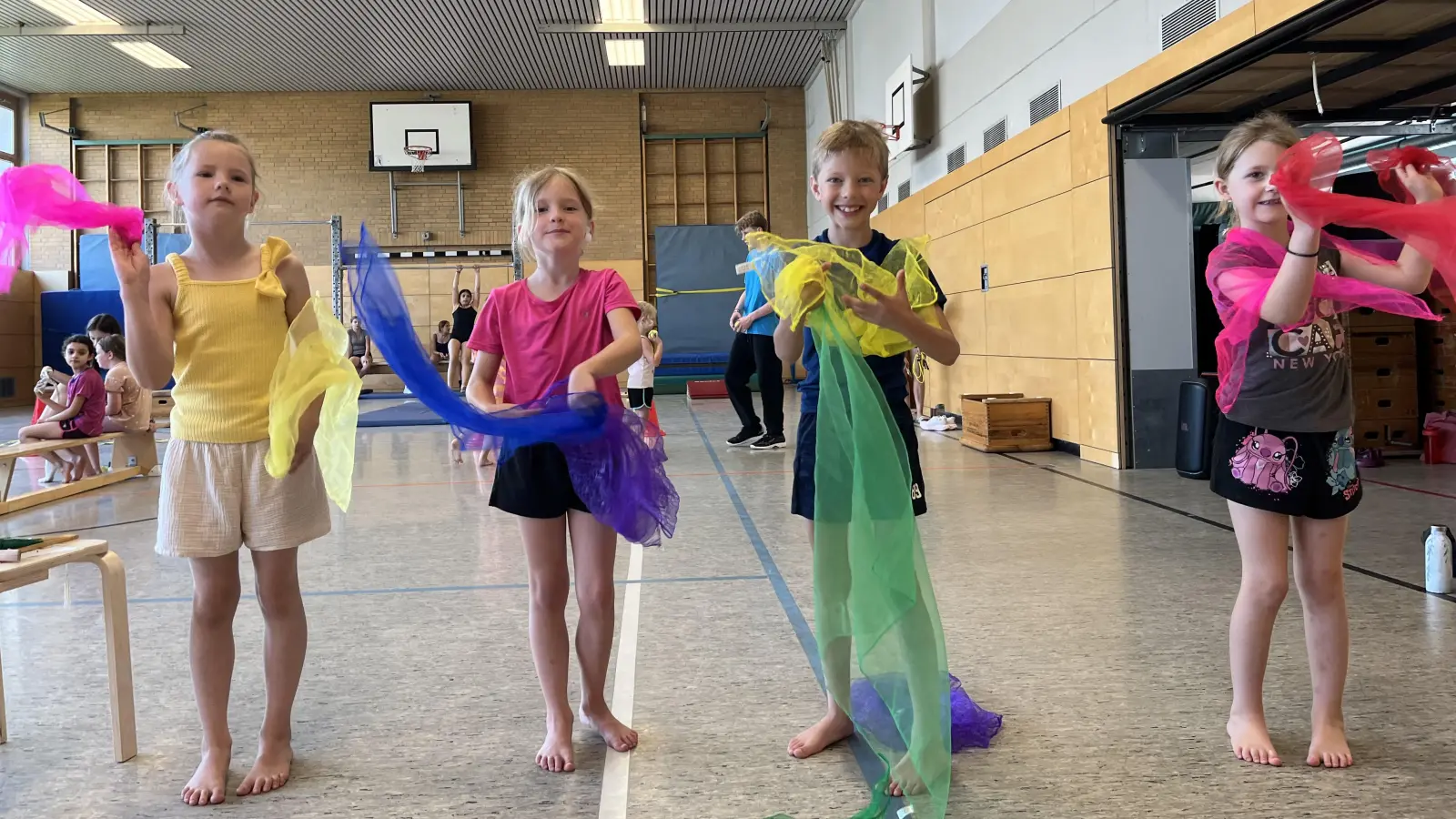 In der Sporthalle: Kinder haben Spaß beim Sportabzeichentag. (Foto: privat)