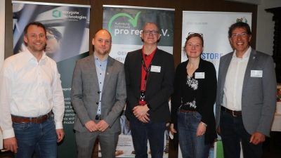 Haben sich ausgetauscht (v.li.): Jan Cord Ziegenhagen, Mario Sonnenburg, Michael Meier, Yvonne Salewski und Uwe Backs. (Foto: gi)