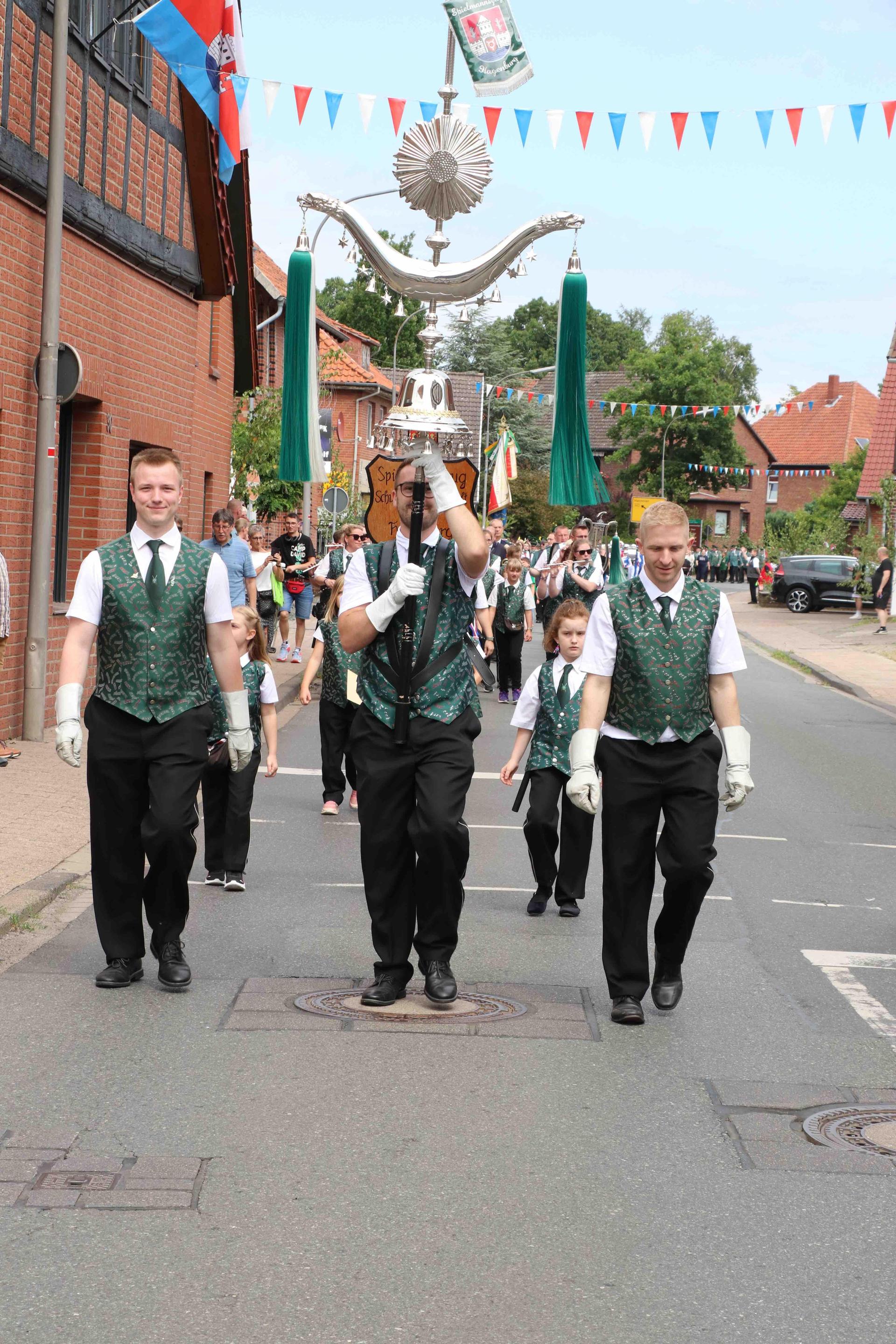 Bildergalerie: Eindrücke vom Schützenfest Hagenburg. (Foto: gi)