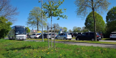 Stark frequentiert: Am Parkplatz Bruchdamm sollen Außenparkflächen besser genutzt werden. (Foto: wb)