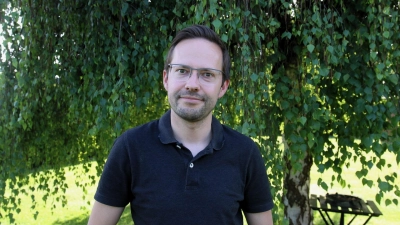 Samtgemeindebürgermeister Stefan Kolb erklärt, dass im Jahre 2016 herausfordernde Projekte anstünden.  (Foto: bb)